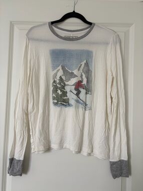 Abercrombie & Fitch White Long Sleeve Ski Graphic Tee with Gray Trim